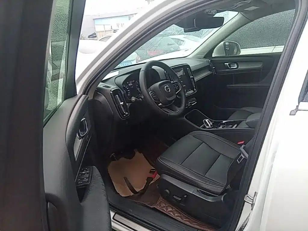 2021 Volvo XC40 T4 AWD Inscription Luxury Edition — миниатюра 16