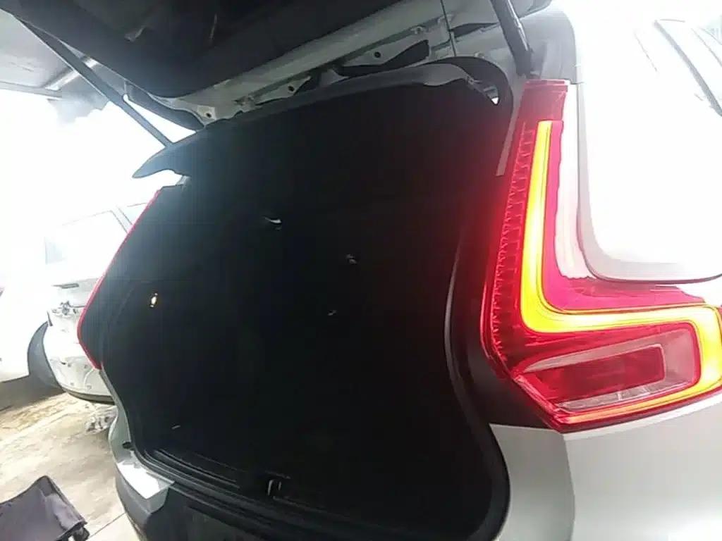 2021 Volvo XC40 T4 AWD Inscription Luxury Edition — миниатюра 19