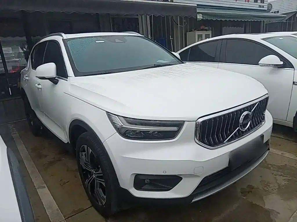 2021 Volvo XC40 T4 AWD Inscription Luxury Edition — миниатюра 4
