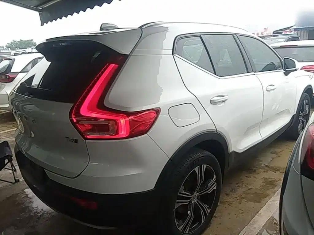 2021 Volvo XC40 T4 AWD Inscription Luxury Edition — миниатюра 7