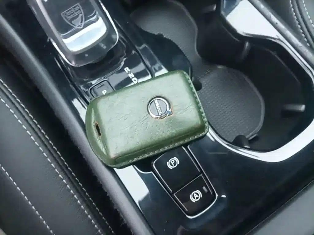 2021 Volvo XC40 T4 AWD Inscription Luxury Edition — миниатюра 9