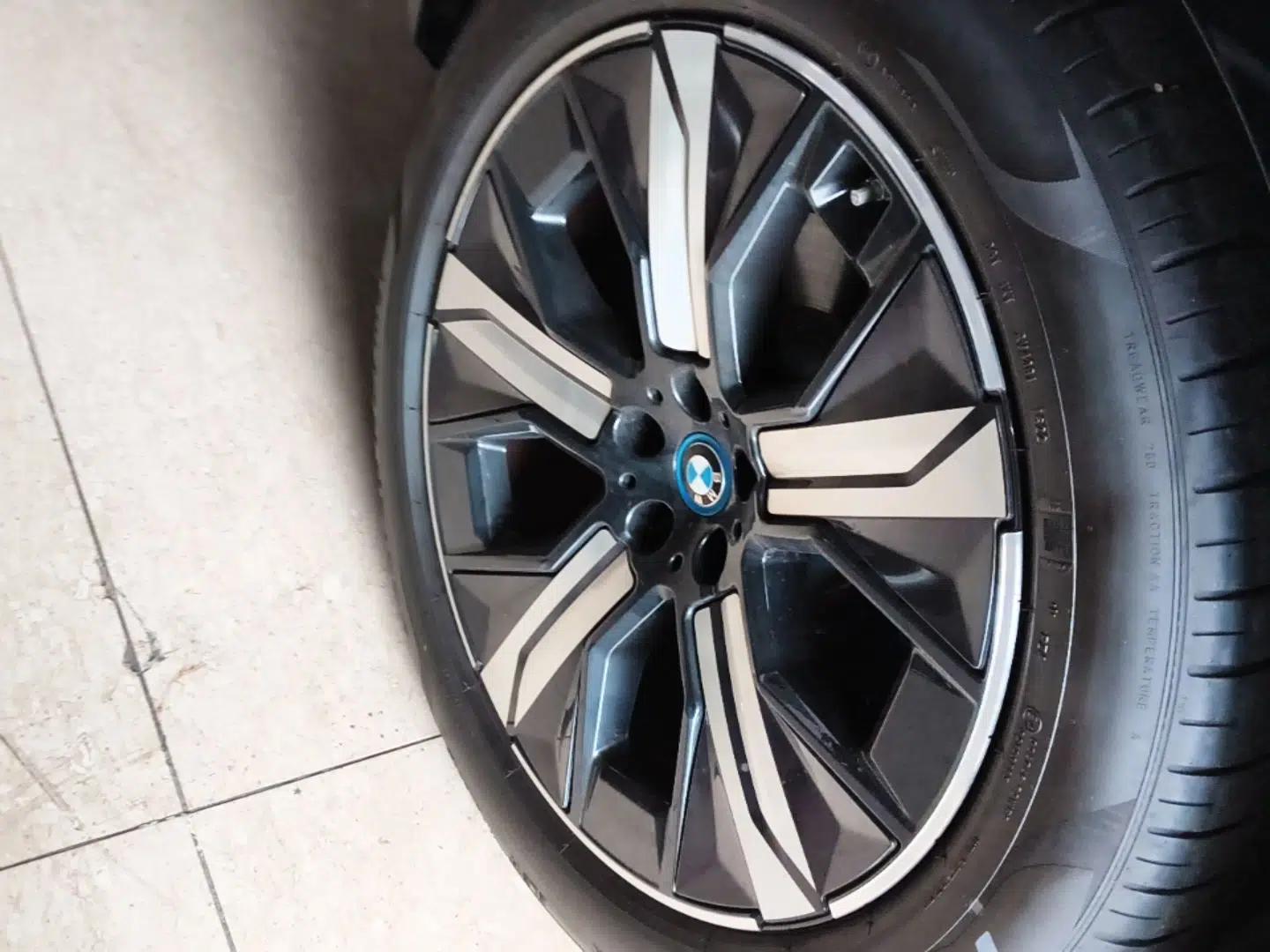 BMW iX 2022 xDrive40 — миниатюра 11
