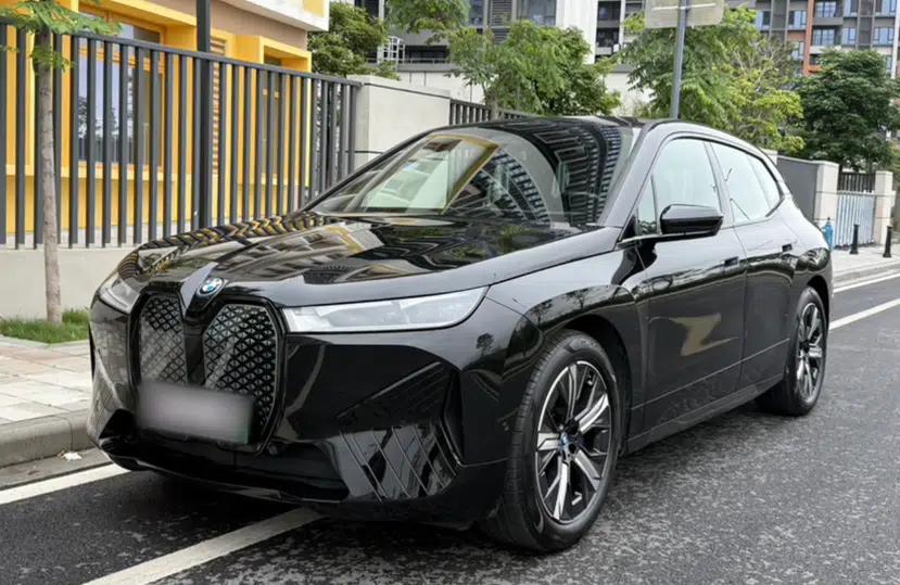 BMW iX 2022 xDrive40 — миниатюра 18