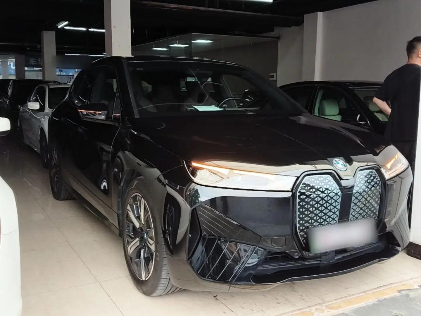 BMW iX 2022 xDrive40 — миниатюра 3
