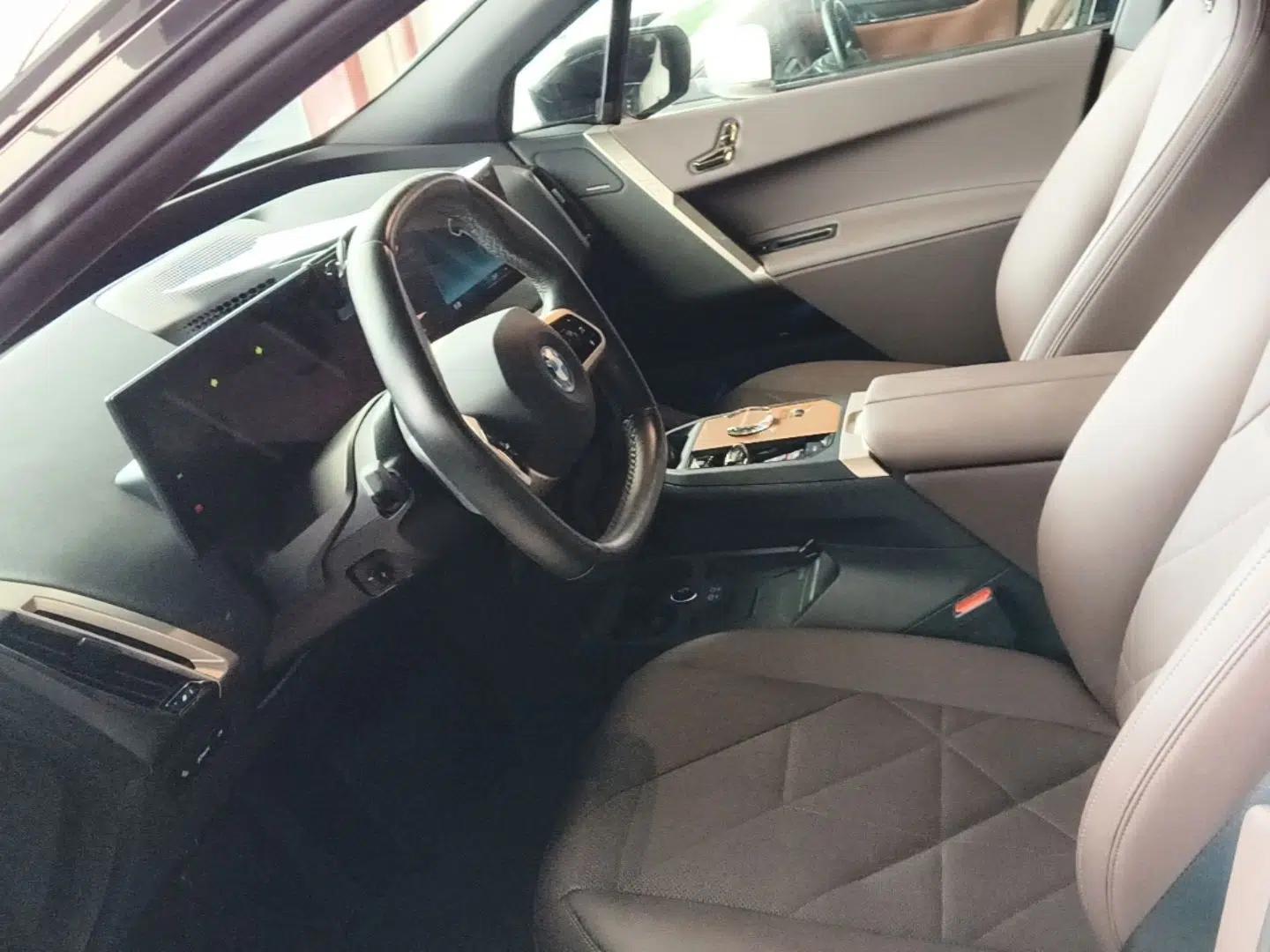 BMW iX 2022 xDrive40 — миниатюра 25