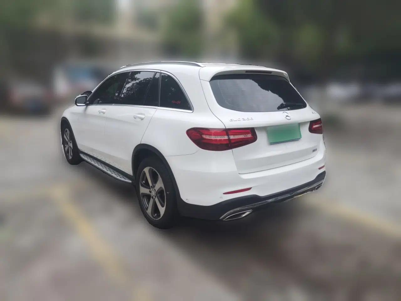 Mercedes-Benz GLC 2017 GLC 300 4MATIC Sport Edition — миниатюра 4