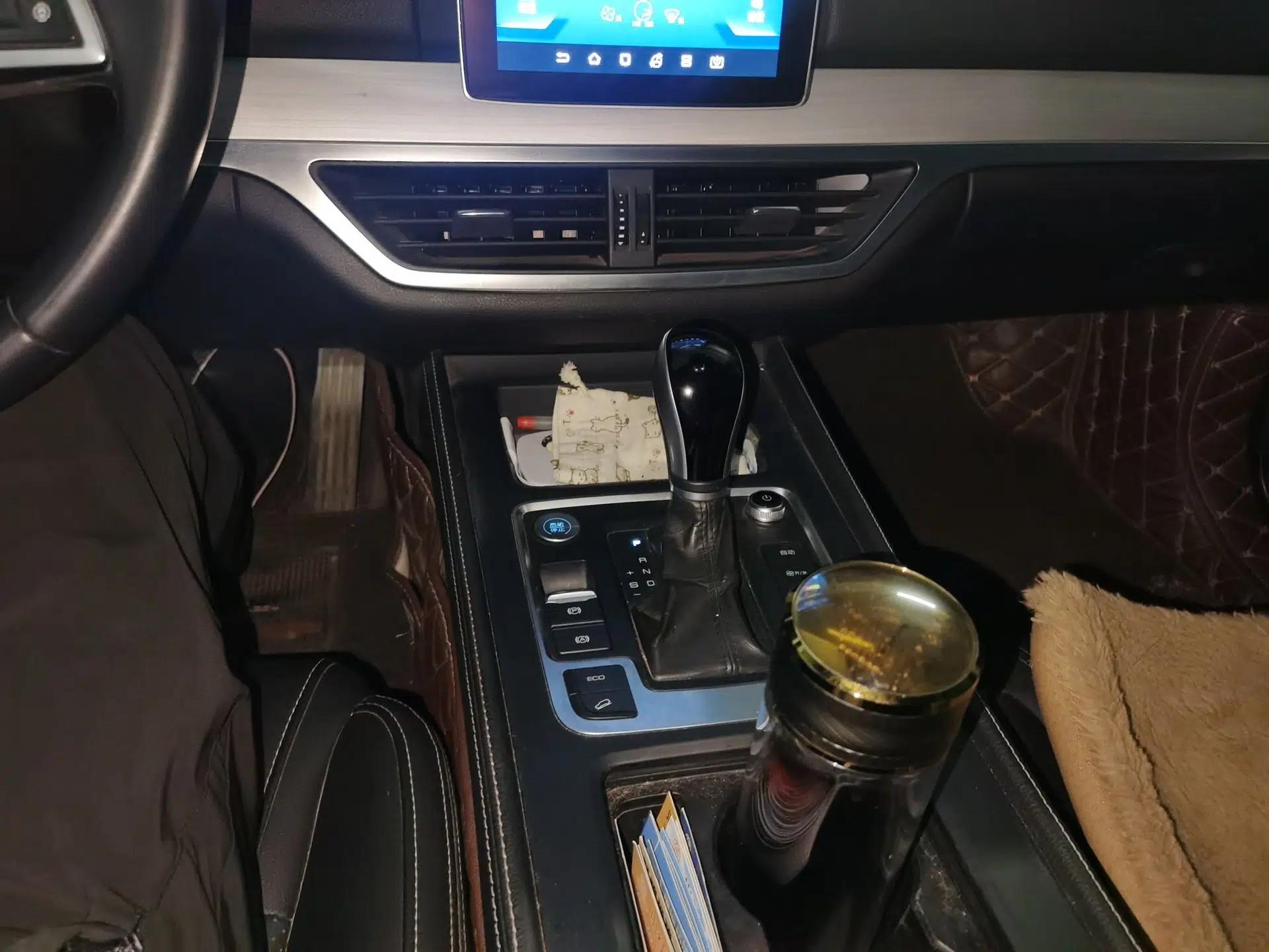 BYD Tang 2018 2.0T Automatic Smart Connect Prestige 7-Seater China V Standard — миниатюра 14