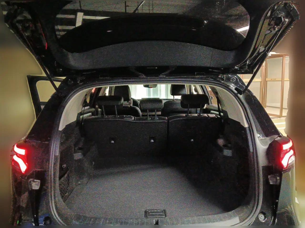 BYD Tang 2018 2.0T Automatic SmartConnect Prestige 5-Seater Emission Standard China V — миниатюра 19