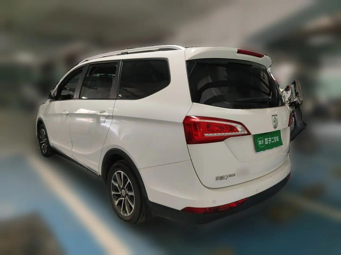 Baojun 730 2017 1.5T Manual Fashion Version 7 Seats China V Emission Standard — миниатюра 4