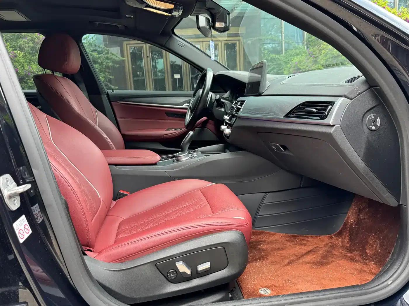 2022 BMW 5 Series 530Li Leading Edition M Sport Package — миниатюра 13