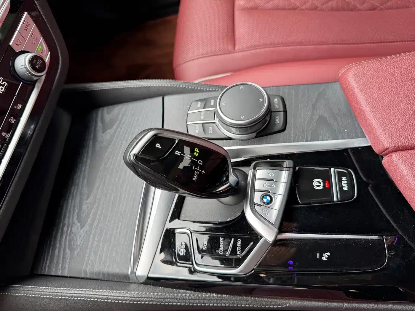 2022 BMW 5 Series 530Li Leading Edition M Sport Package — миниатюра 18