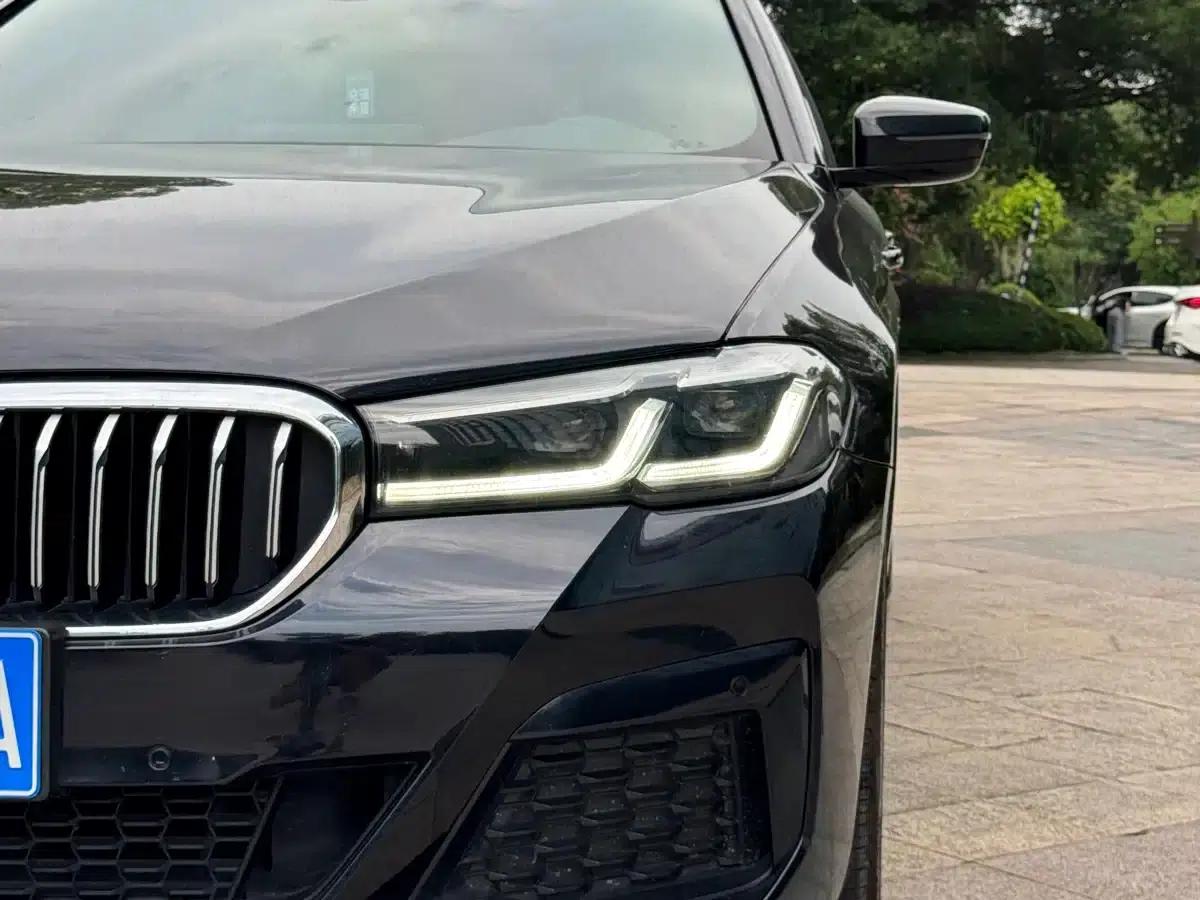2022 BMW 5 Series 530Li Leading Edition M Sport Package — миниатюра 3