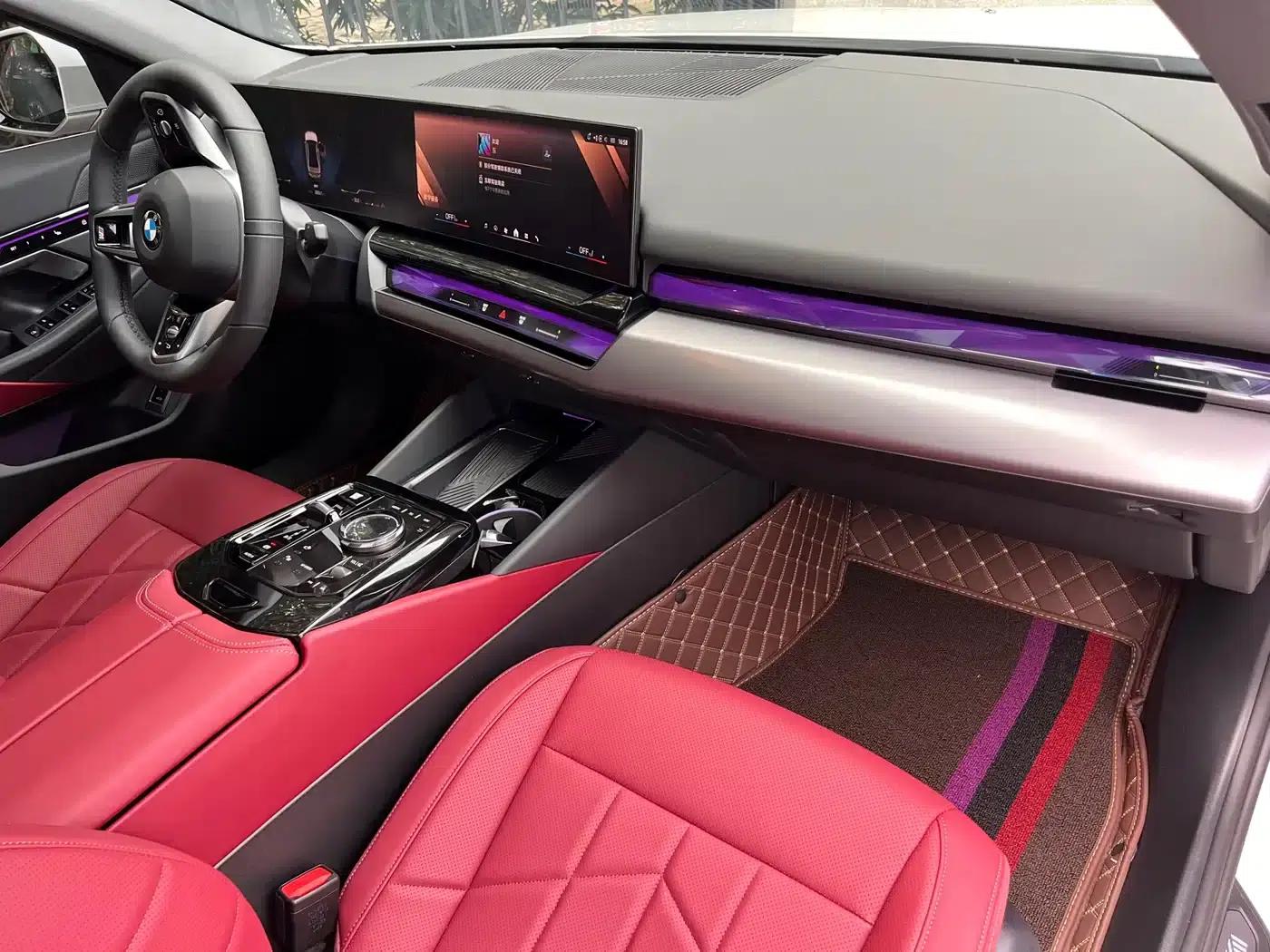 2025 BMW 5 Series 525Li M Sport Package — миниатюра 11