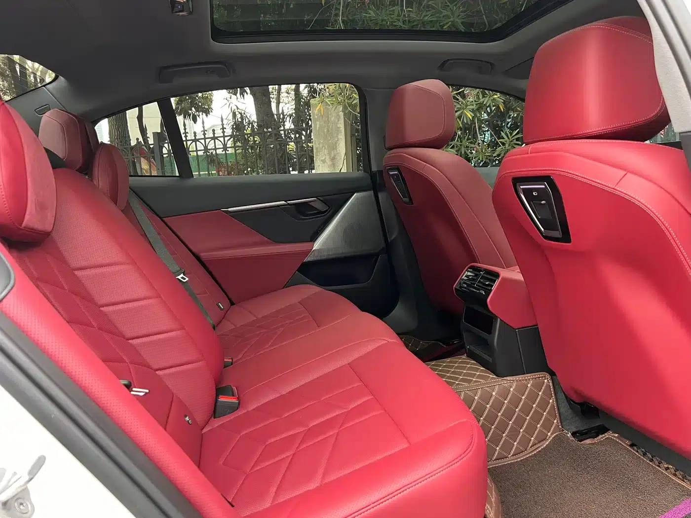 2025 BMW 5 Series 525Li M Sport Package — миниатюра 13