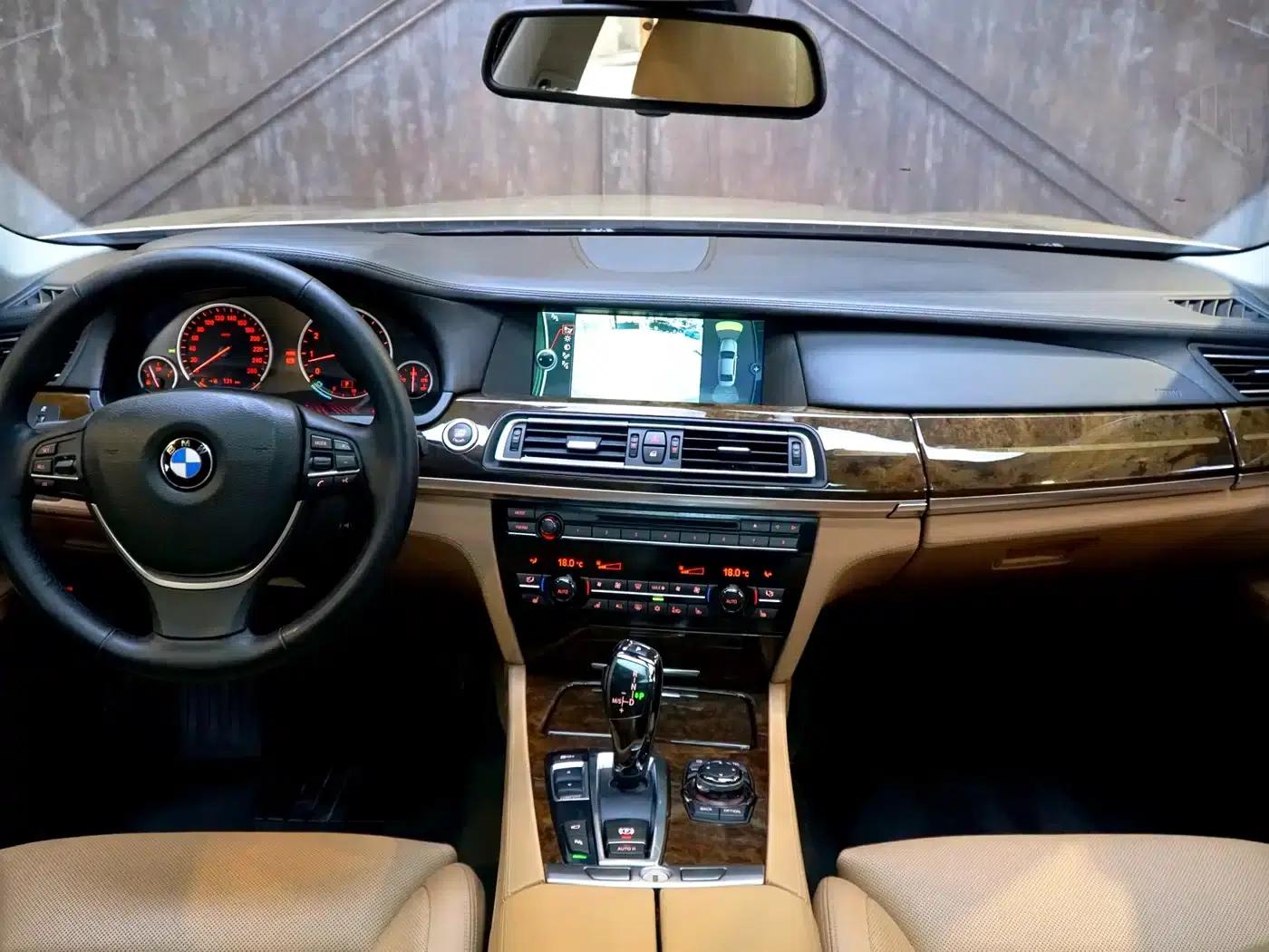 2010 BMW 7 Series 760Li — миниатюра 11