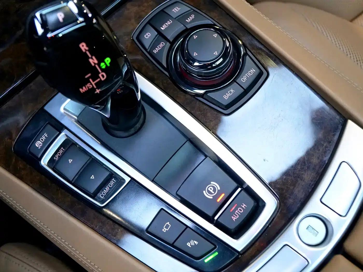 2010 BMW 7 Series 760Li — миниатюра 21