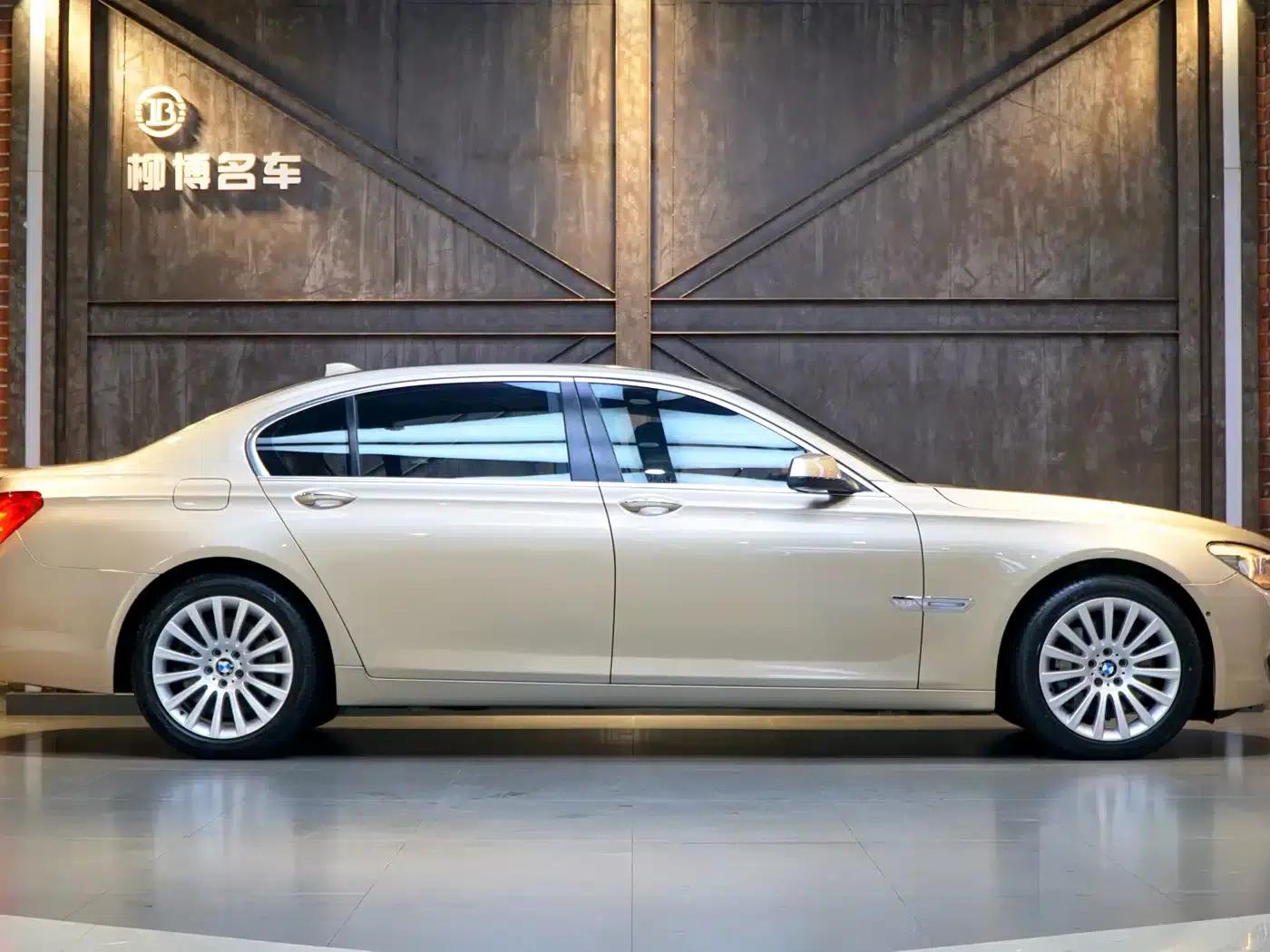 2010 BMW 7 Series 760Li — миниатюра 25