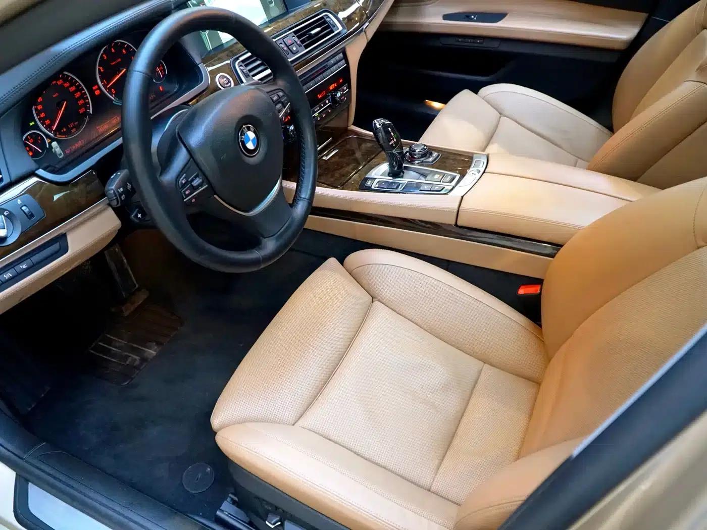 2010 BMW 7 Series 760Li — миниатюра 7