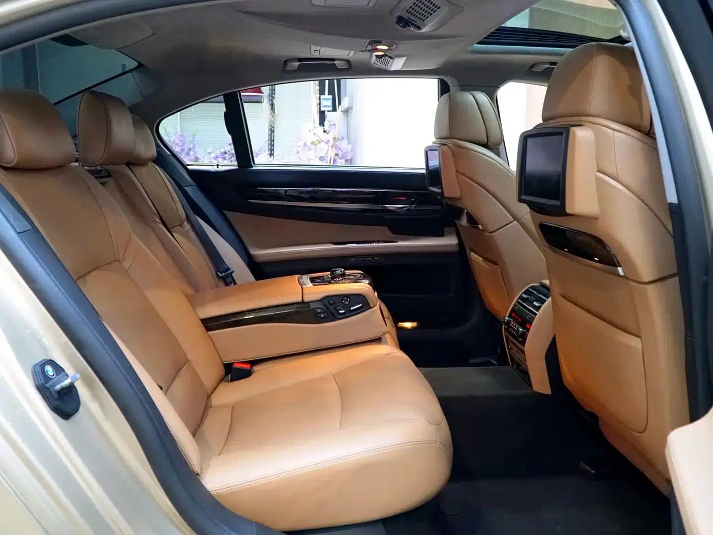2010 BMW 7 Series 760Li — миниатюра 10