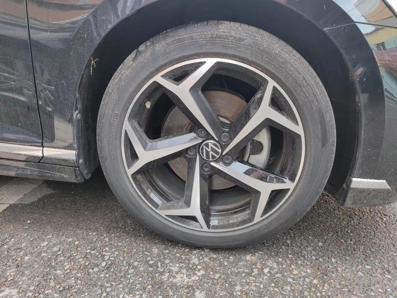 Volkswagen Magotan 2023 2 Million Units Commemorative Edition 330TSI DSG Luxury Version — миниатюра 8