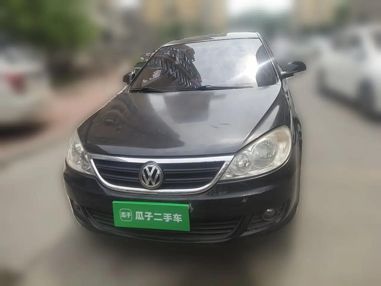 Volkswagen Lavida 2013 Classic 1.6L Manual Fashion Edition — миниатюра 2