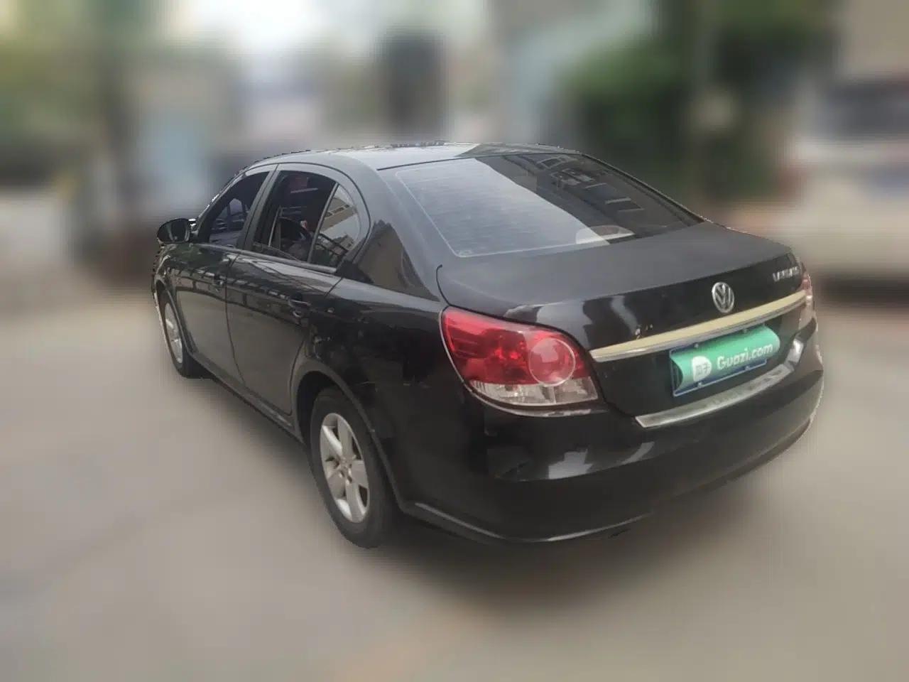 Volkswagen Lavida 2013 Classic 1.6L Manual Fashion Edition — миниатюра 4