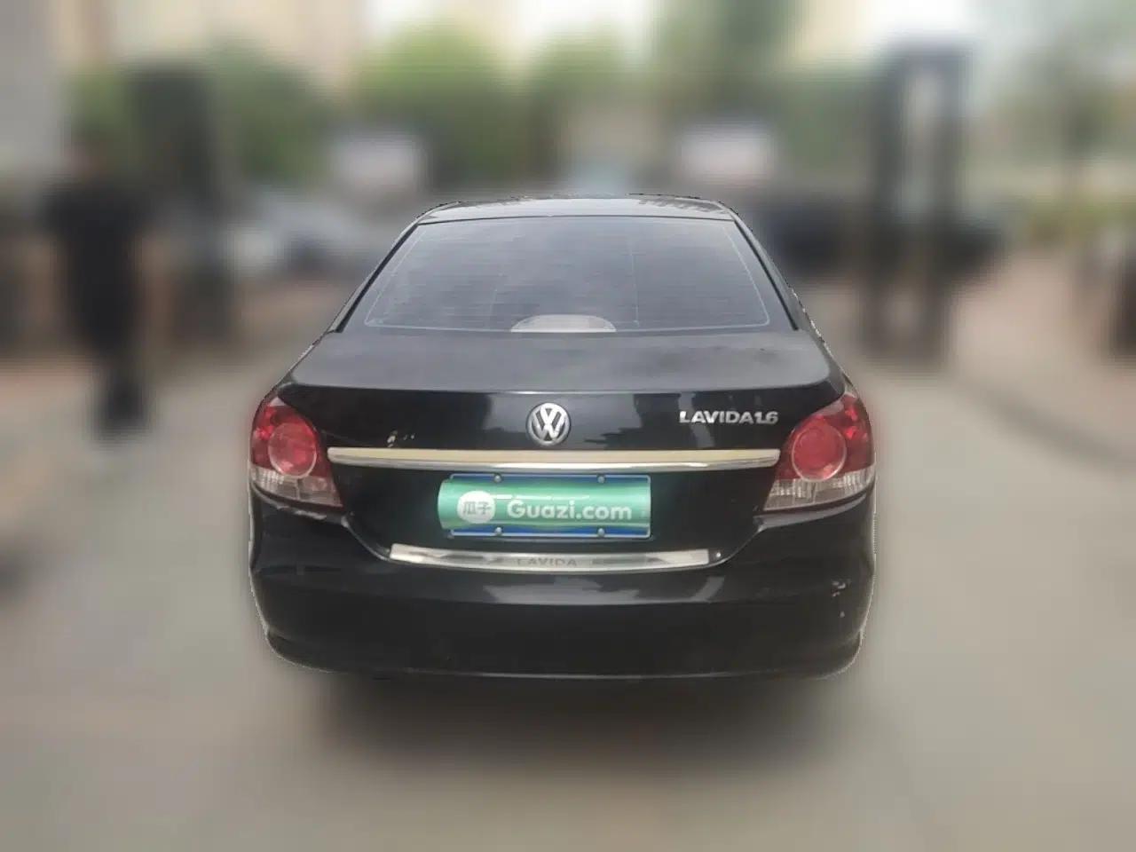 Volkswagen Lavida 2013 Classic 1.6L Manual Fashion Edition — миниатюра 5