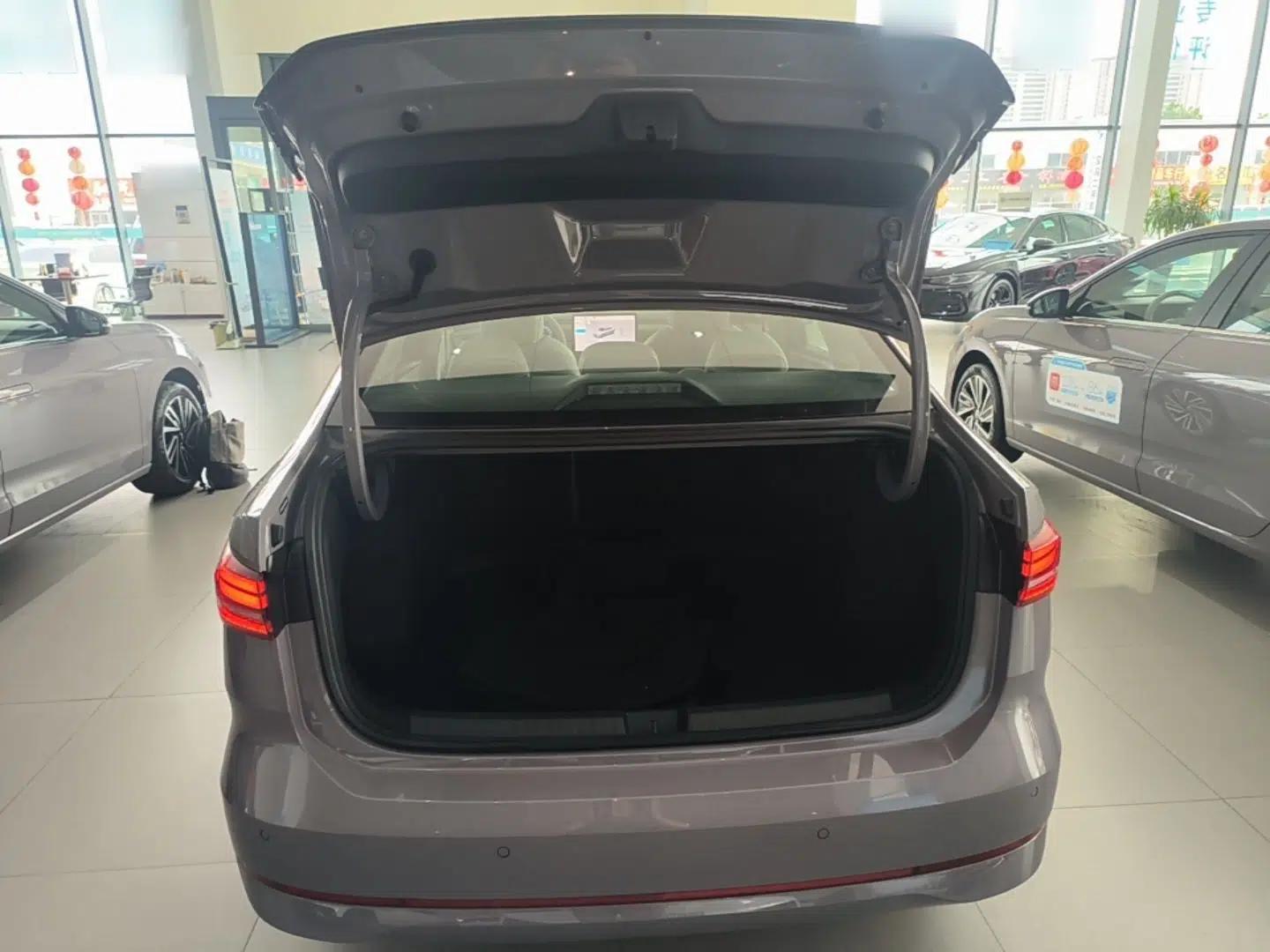 Volkswagen Lavida 2026 Pro 300TSI Starry Zhi Yi Edition — миниатюра 22