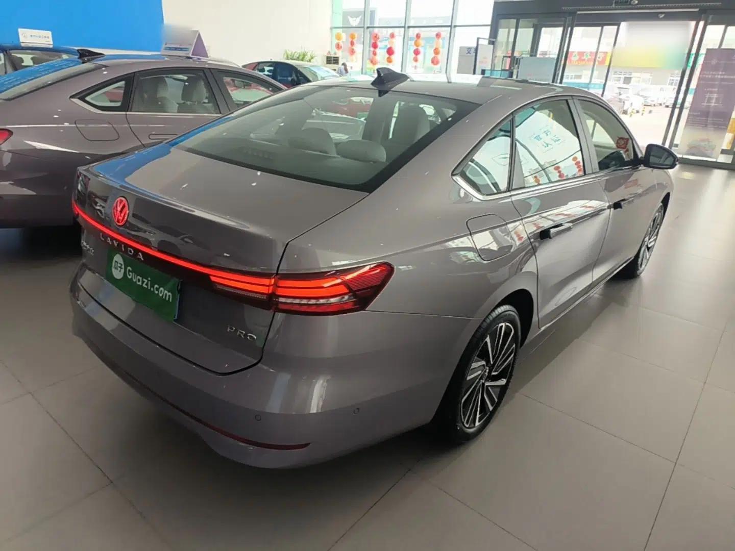Volkswagen Lavida 2026 Pro 300TSI Starry Zhi Yi Edition — миниатюра 6