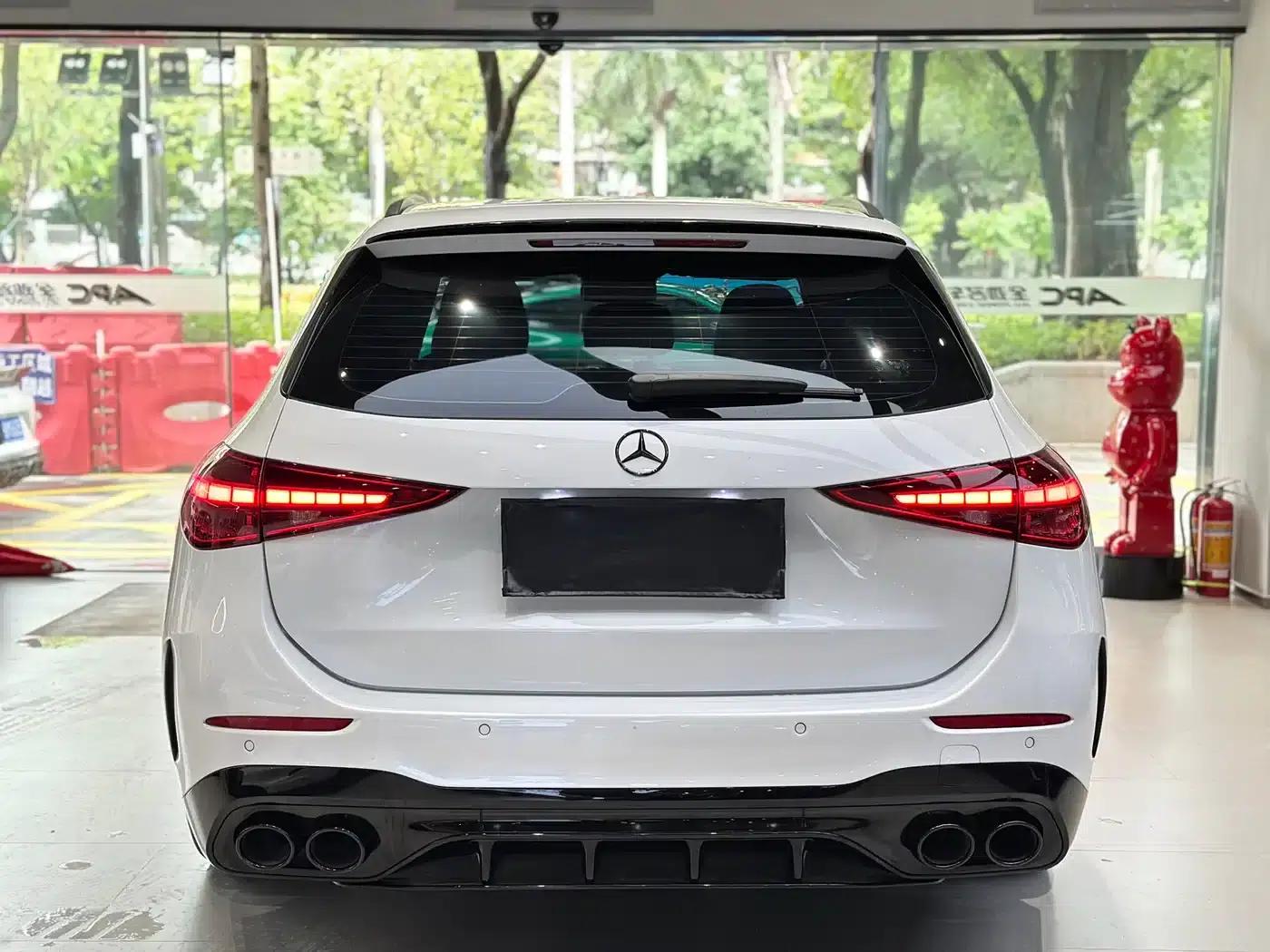 2024 Mercedes-Benz C-Class AMG C 43 4MATIC Estate Special Edition — миниатюра 11