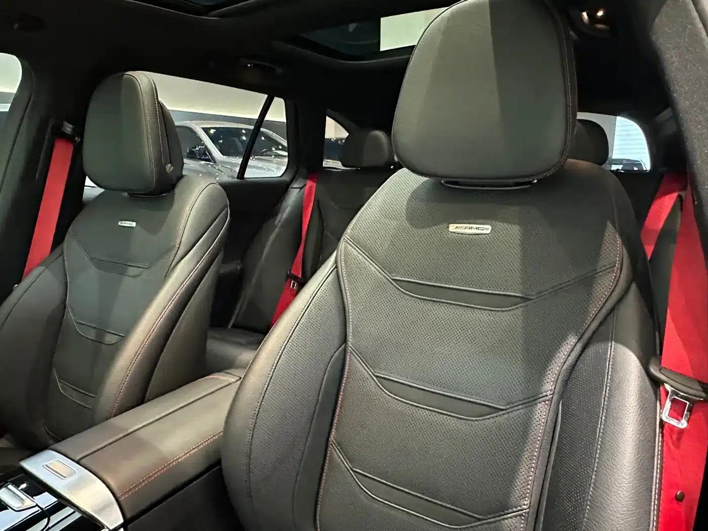 2024 Mercedes-Benz C-Class AMG C 43 4MATIC Estate Special Edition — миниатюра 3