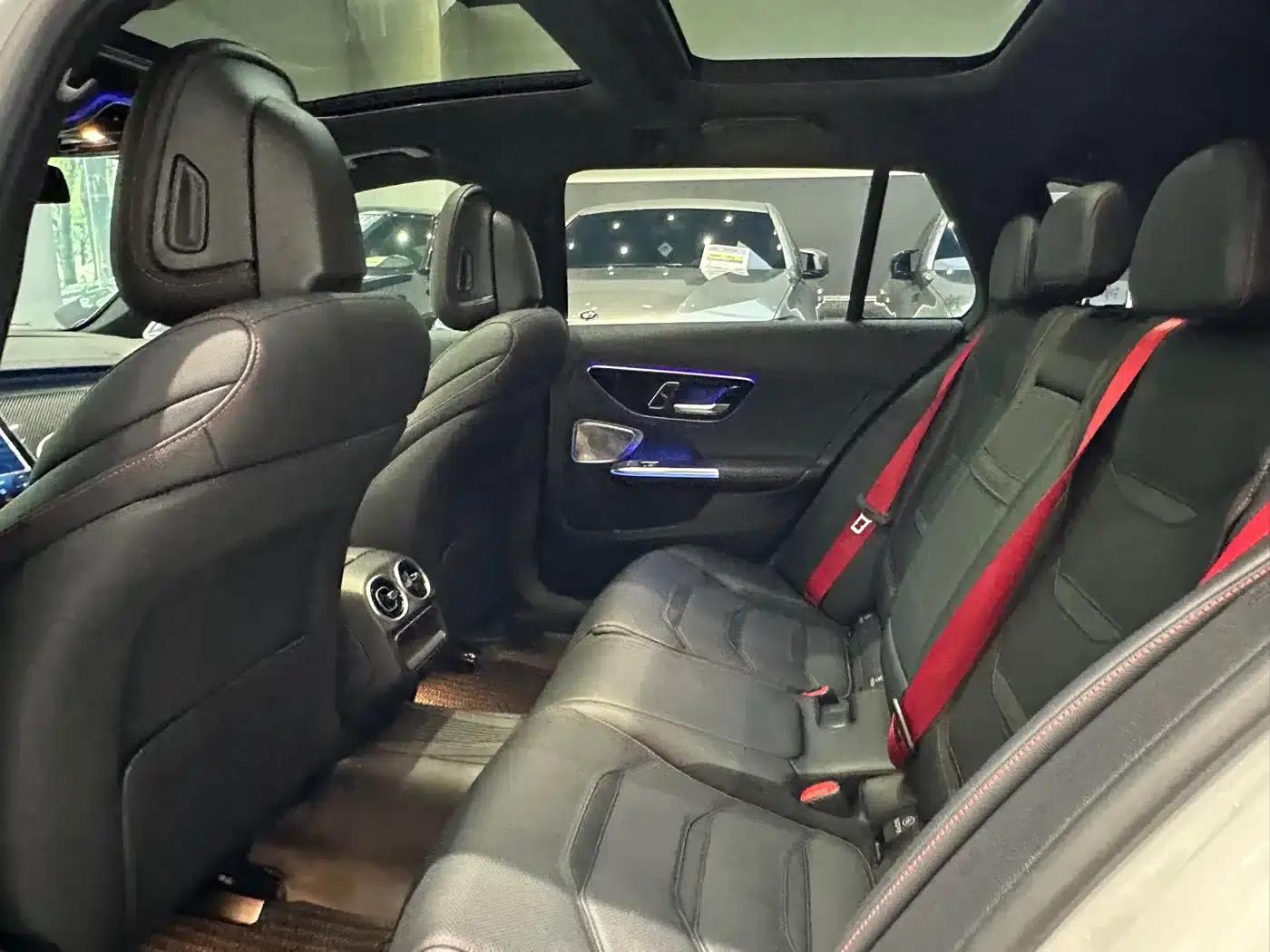 2024 Mercedes-Benz C-Class AMG C 43 4MATIC Estate Special Edition — миниатюра 5