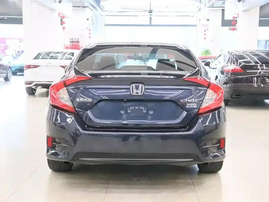 2016 Civic 220TURBO CVT Luxury Edition — миниатюра 4
