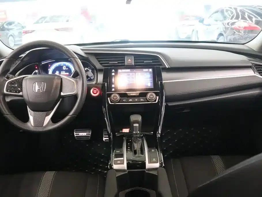 2016 Civic 220TURBO CVT Luxury Edition — миниатюра 5