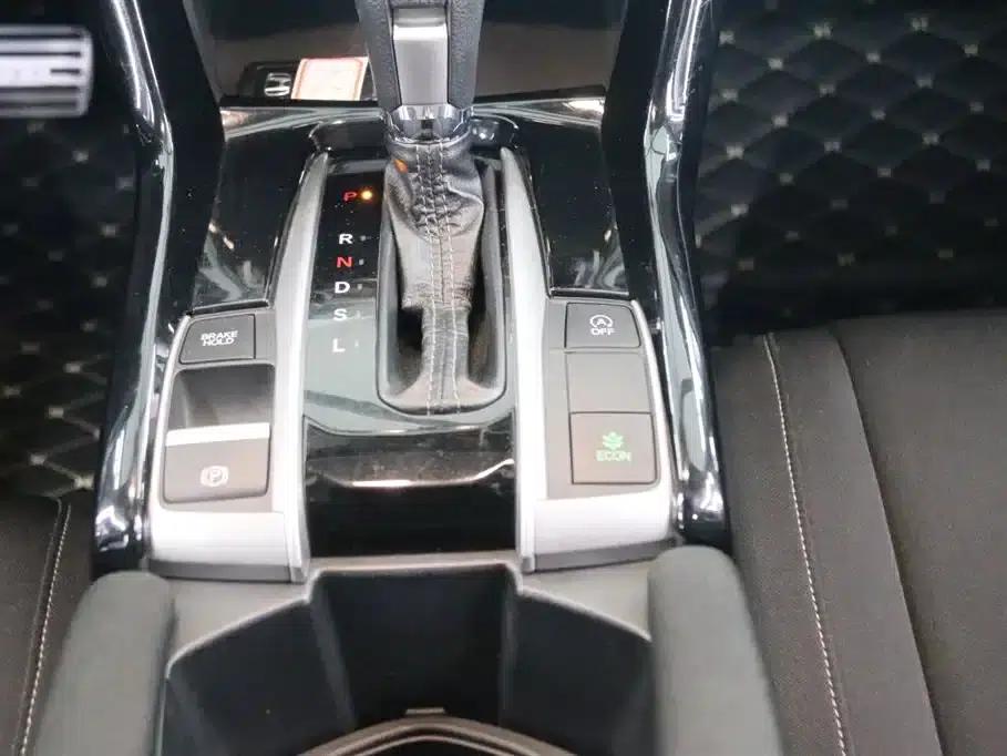 2016 Civic 220TURBO CVT Luxury Edition — миниатюра 10