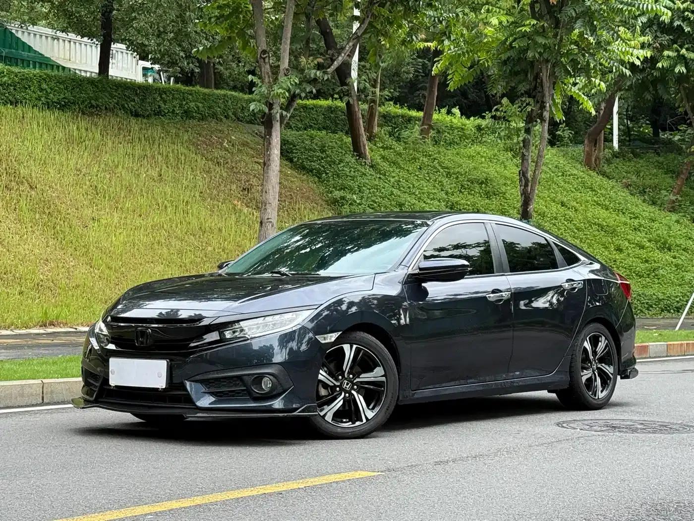 2016 Civic 220TURBO CVT Premium Edition — миниатюра 1