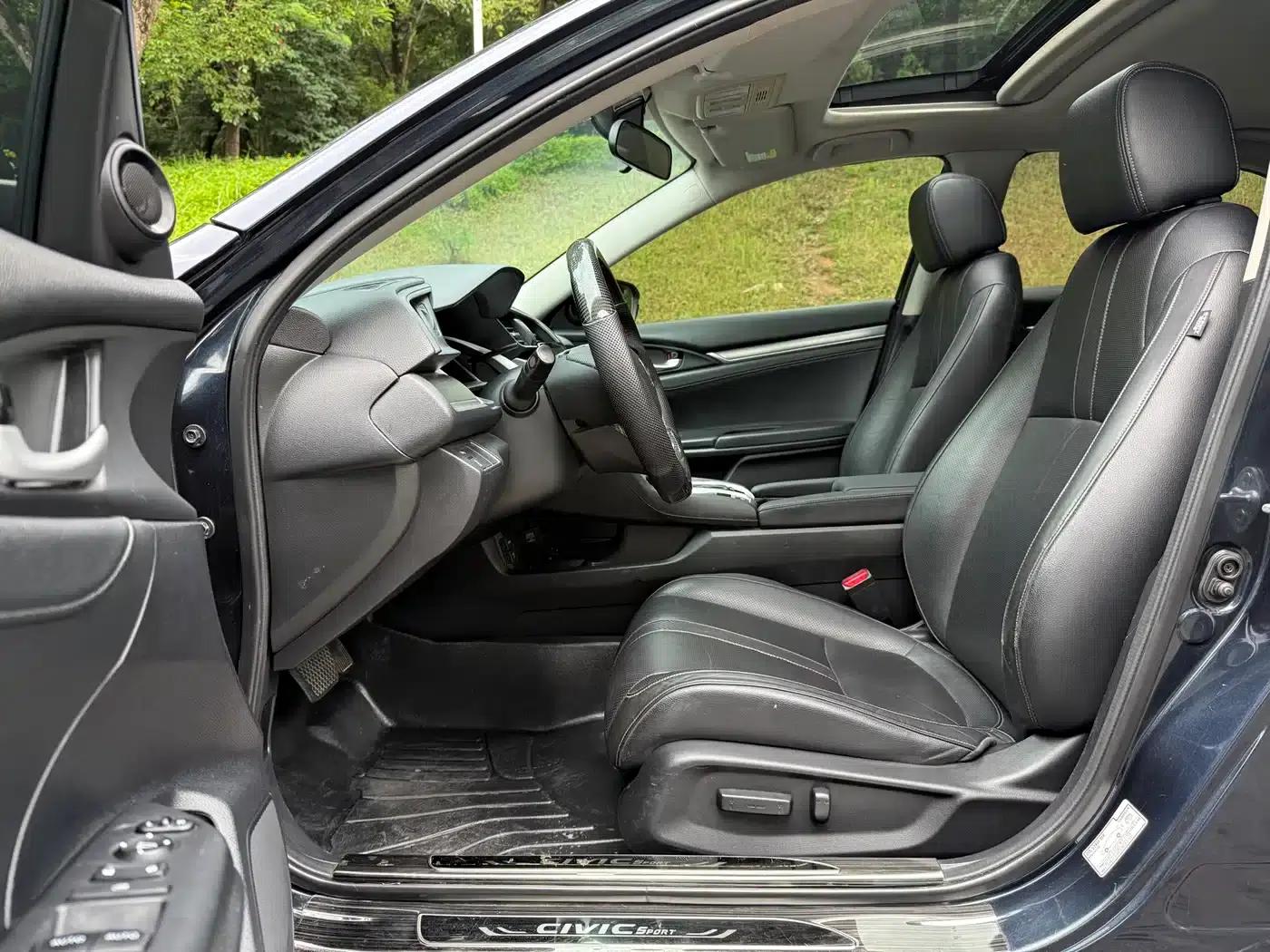 2016 Civic 220TURBO CVT Premium Edition — миниатюра 7