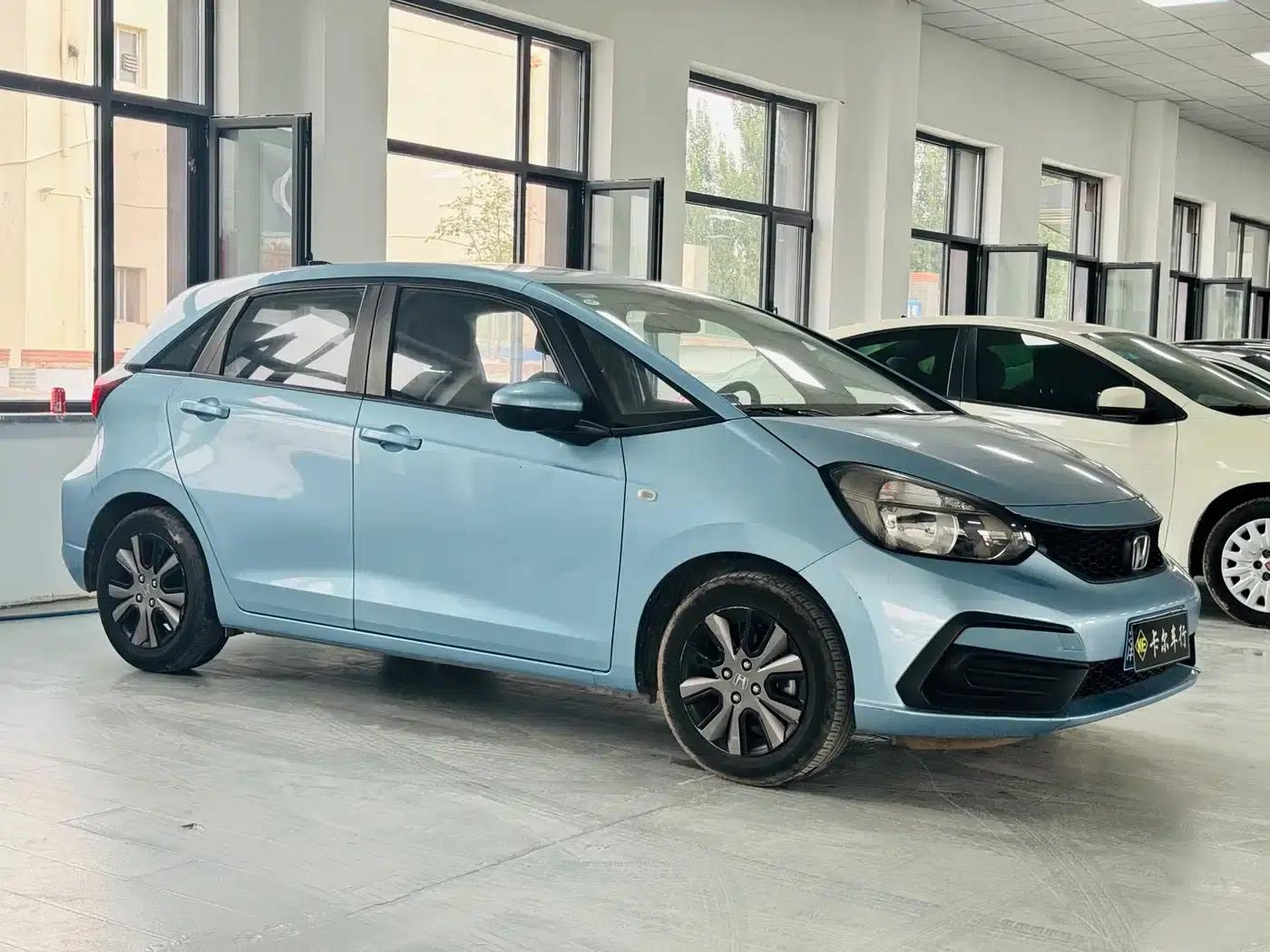 Honda Fit 2022 1.5L CVT Trendy Sunroof Edition — миниатюра 3