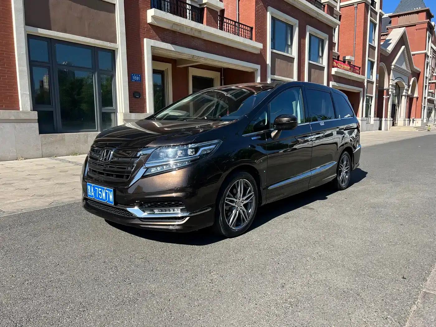 Elysion 2019 2.0L Hybrid Luxury Edition — миниатюра 1