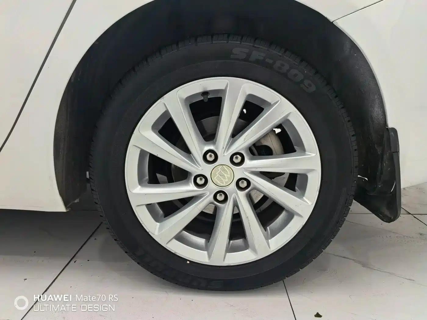 Buick Verano 2018 Sedan 15S Automatic Entry-Level — миниатюра 5