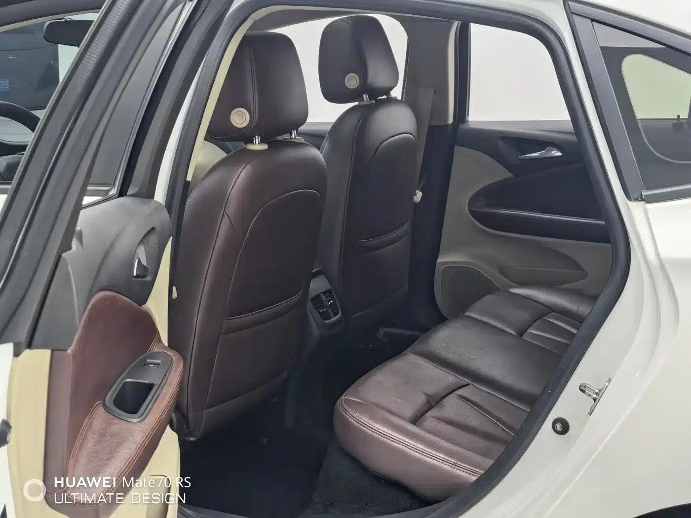 Buick Verano 2018 Sedan 15S Automatic Entry-Level — миниатюра 7