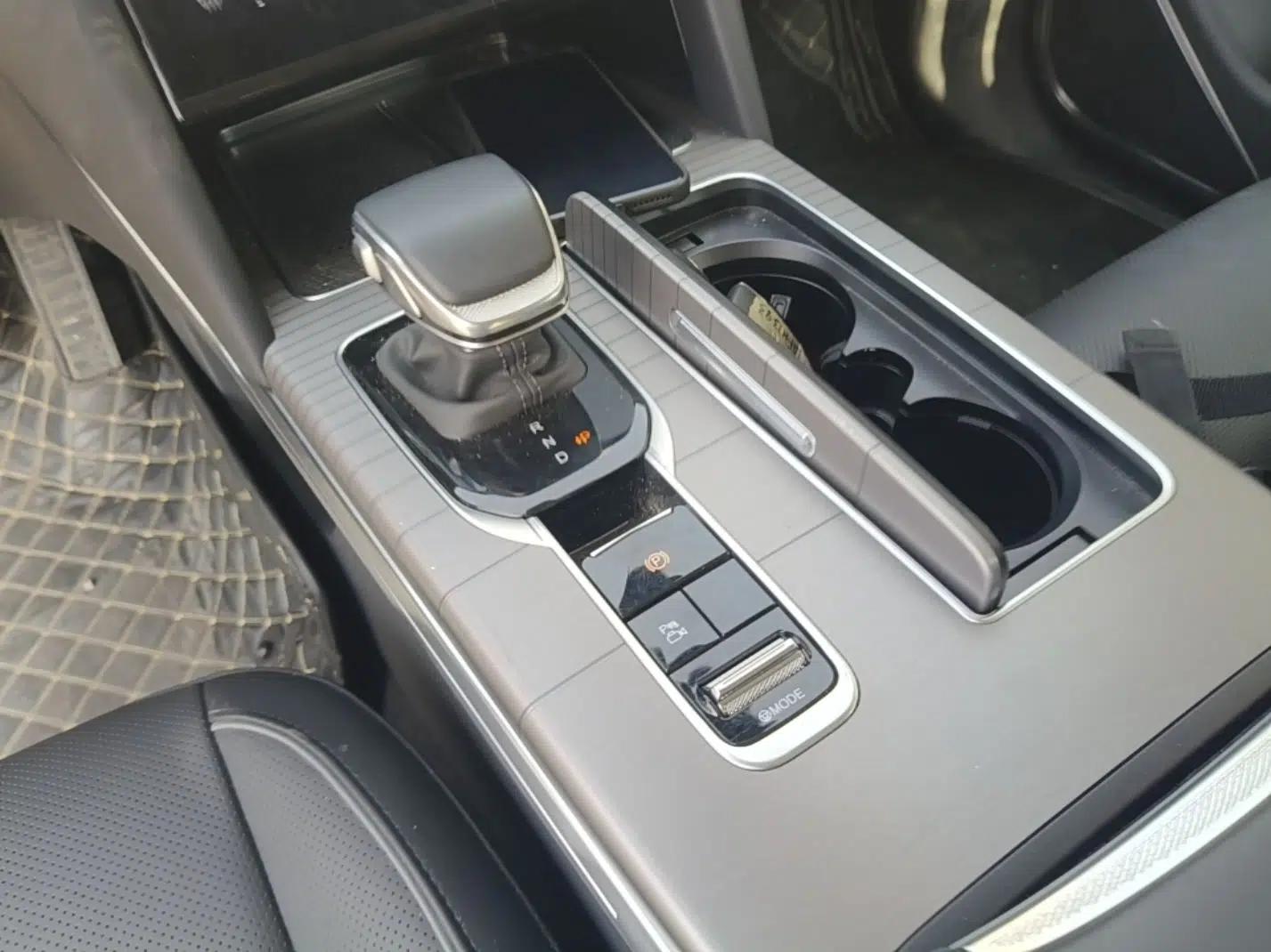Hongqi HS7 PHEV 2024 2.0T PHEV Four-Wheel Drive Flagship Edition 6 Seats — миниатюра 16