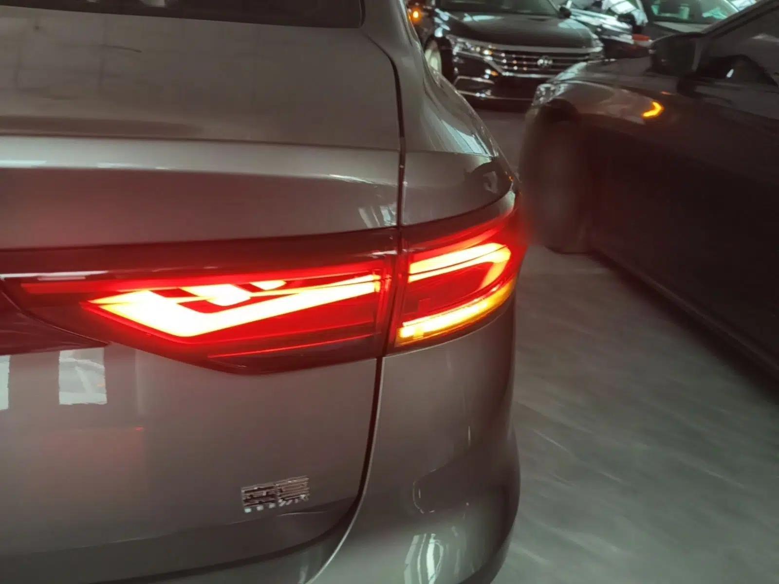 Geely Auto Emgrand 2023 4th Generation Champion Edition 1.5L CVT Luxury Model — миниатюра 9