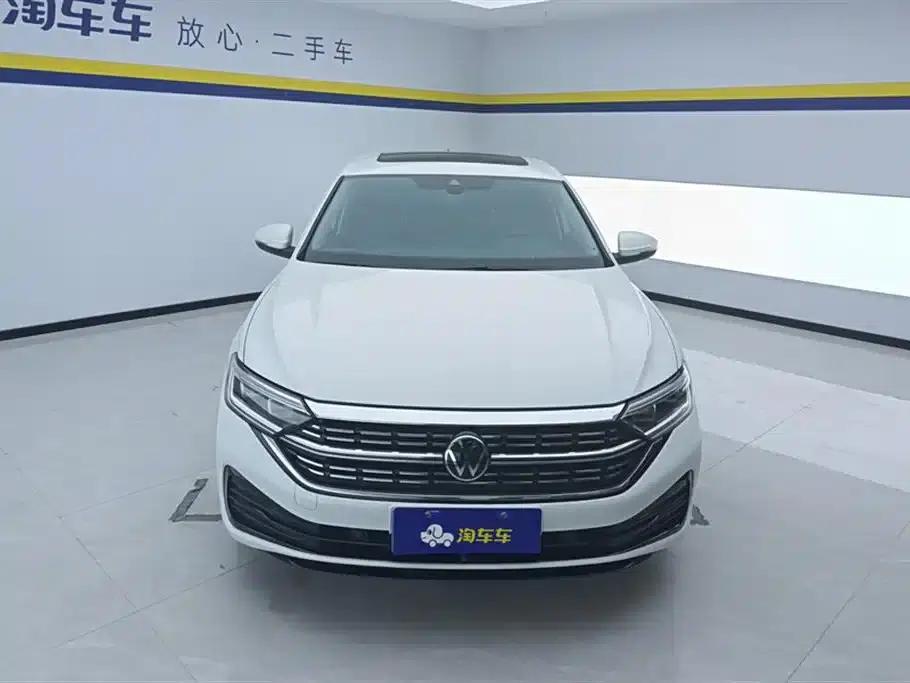 2023 Volkswagen Sagitar 300TSI DSG Super Edition — миниатюра 2