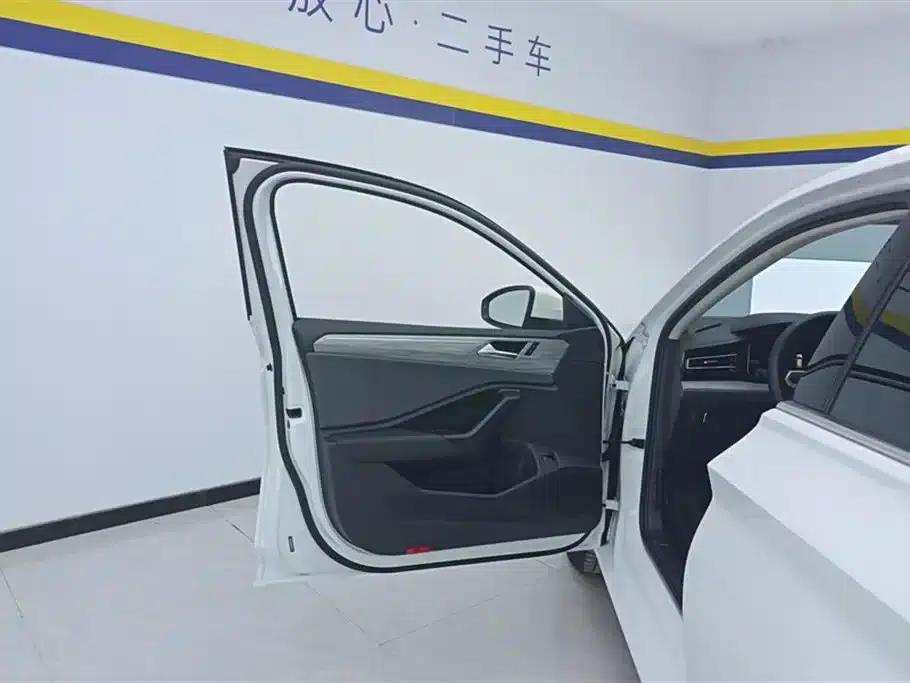 2023 Volkswagen Sagitar 300TSI DSG Super Edition — миниатюра 7