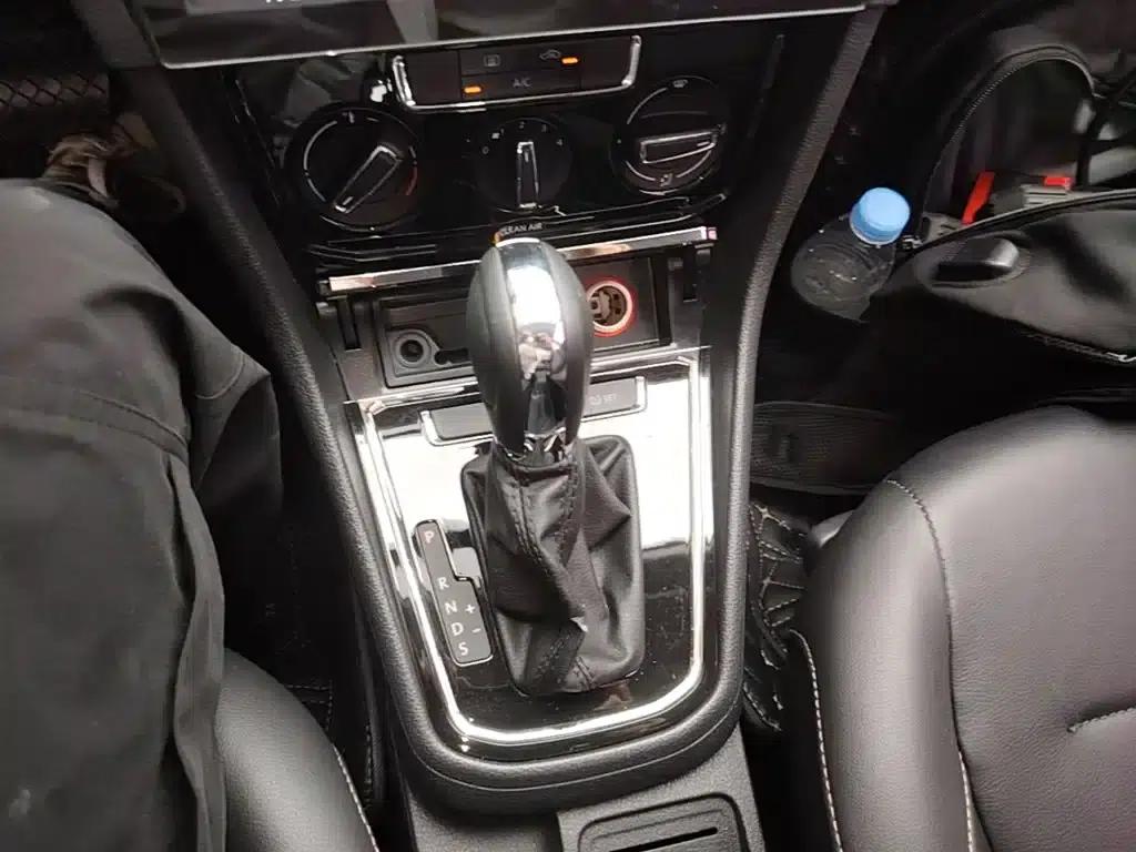 2016 Volkswagen Bora 1.6L Automatic Comfort Model — миниатюра 14