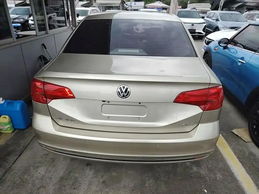 2016 Volkswagen Bora 1.6L Automatic Comfort Model — миниатюра 6