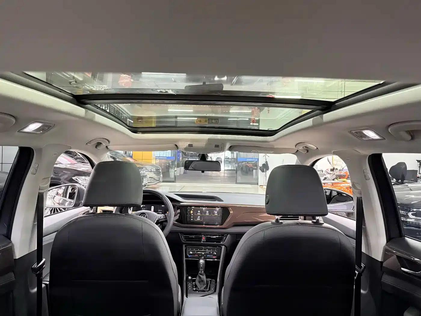 Tharu 2022 280TSI 2WD Luxury Edition — миниатюра 17
