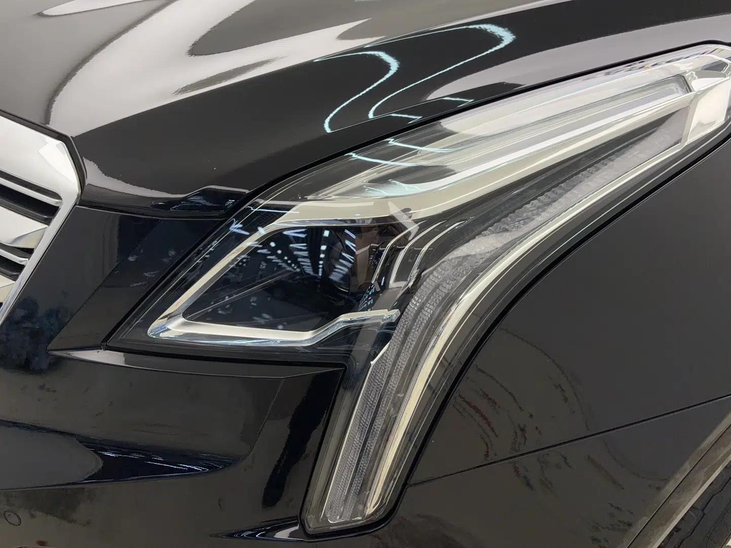 Cadillac XT5 2017 Anniversary Edition 28T Four-Wheel Drive Luxury Model — миниатюра 2