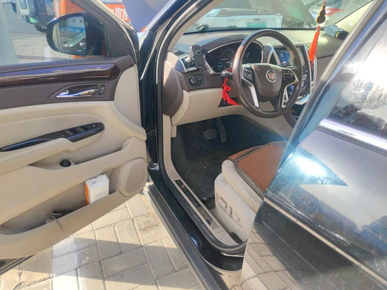 Cadillac SRX 2014 3.0L Elite Model — миниатюра 16